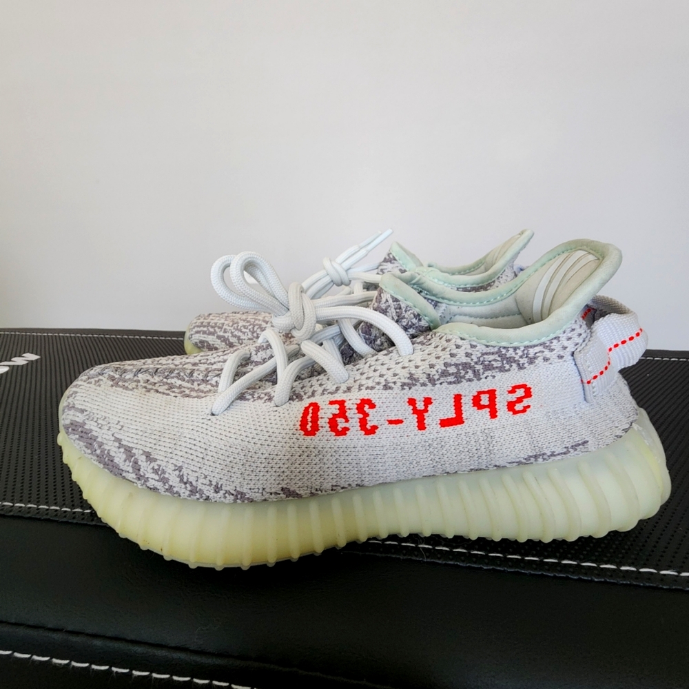 YEEZE BOOST 350 V2